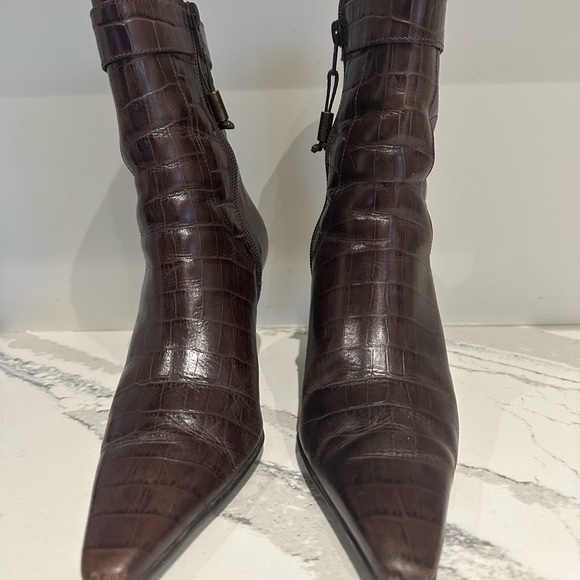 Ralph Lauren. Brown, leather boots. Size 7B - Picture 2 of 5